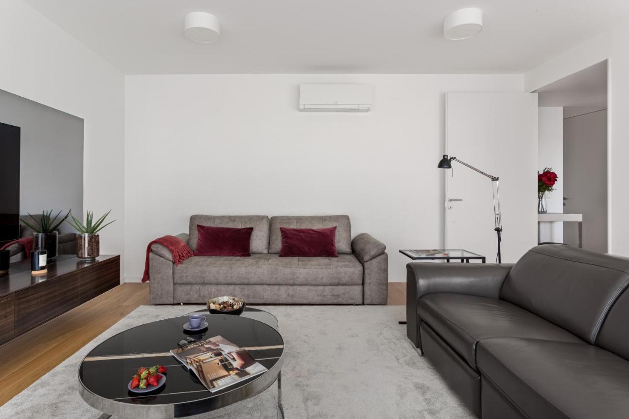 Apartamento Modern 3br With Terrace In Benfica By Host For Us Lisboa